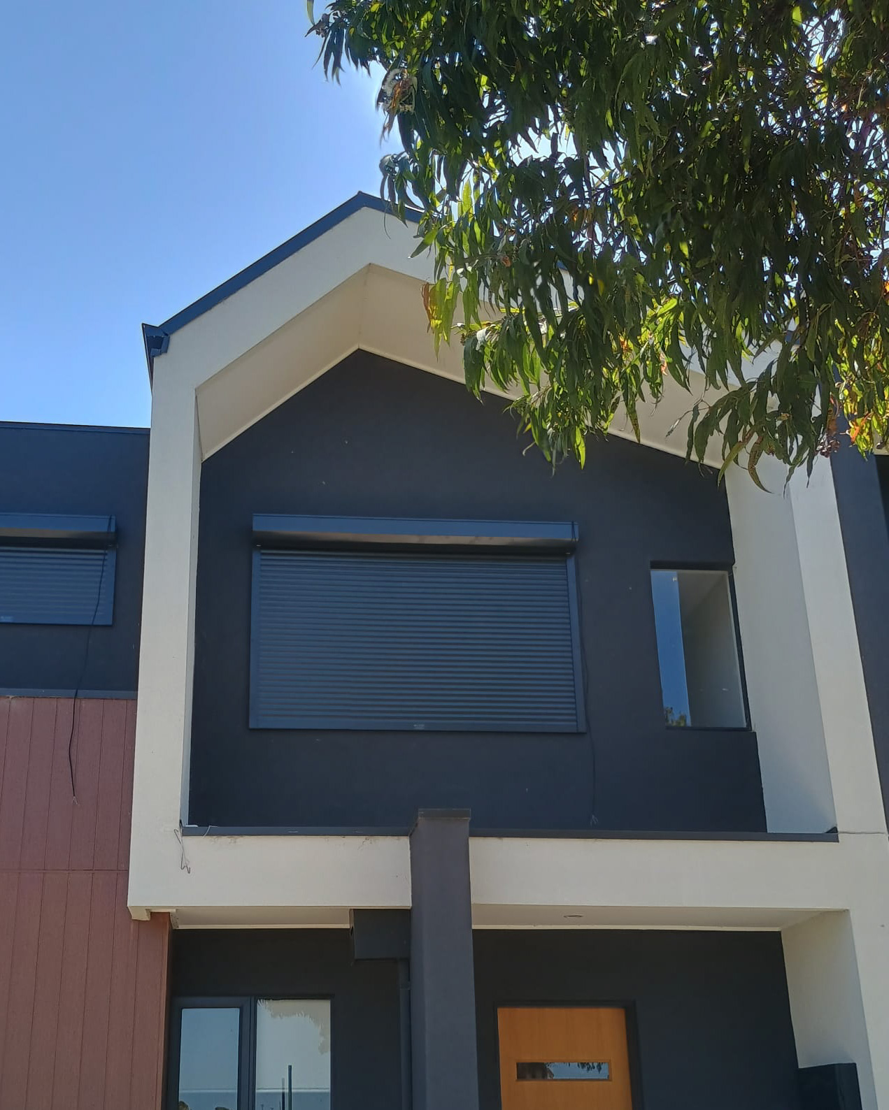 Roller shutter installation